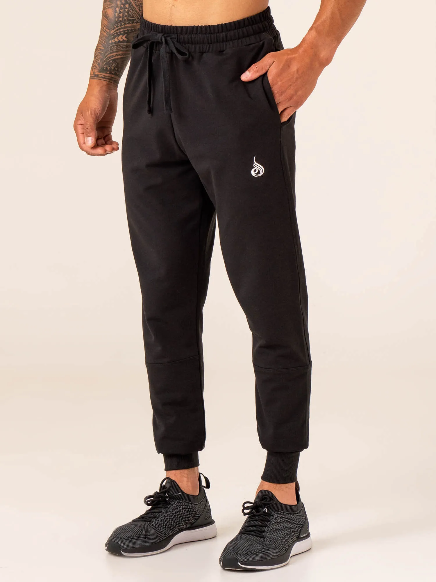 Emerge Track Pant - Faded Black