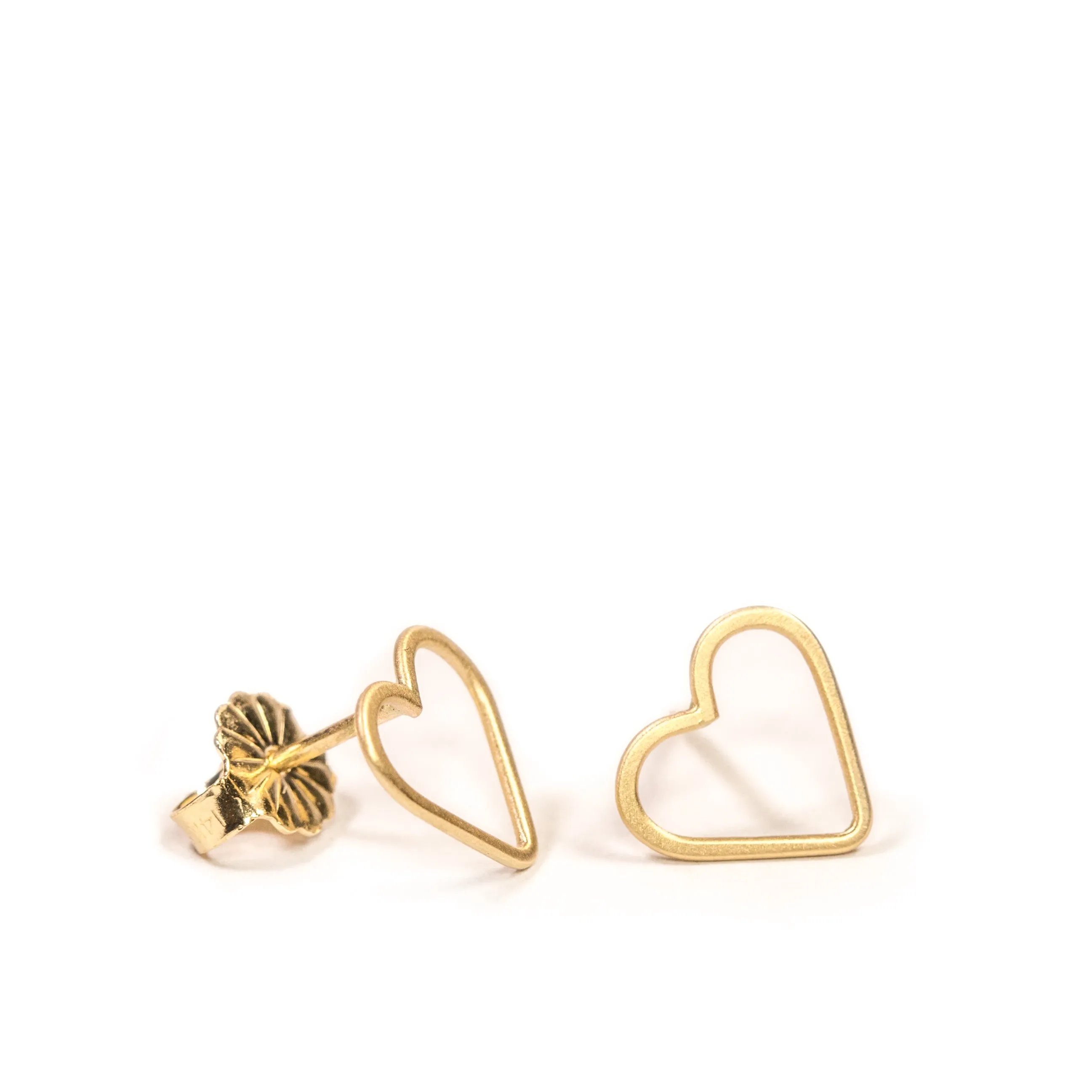 <!--ER776-->mini heart stud earrings